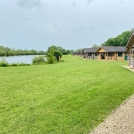 Tufty Lodge, Lake Pochard Lodge 9 South Cerney Εξωτερικό φωτογραφία
