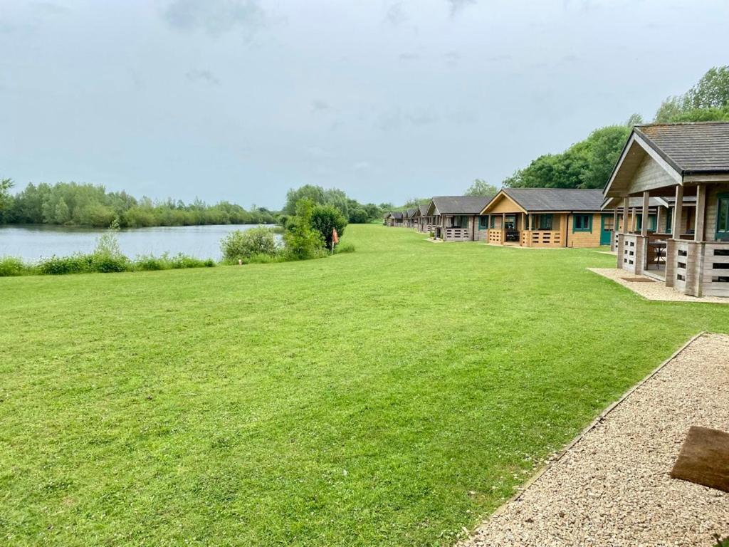 Tufty Lodge, Lake Pochard Lodge 9 South Cerney Εξωτερικό φωτογραφία